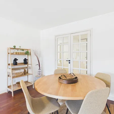 Renovated 1br Elevator, Balcony & Parking - Alfama | By Airnest Lisboa