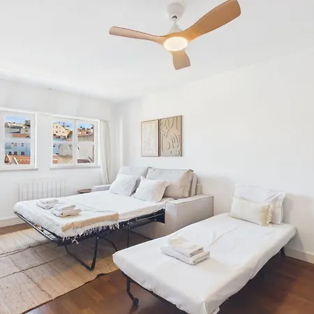 Apartamento Renovated 1br Elevator, Balcony & Parking - Alfama | By Airnest Lisboa